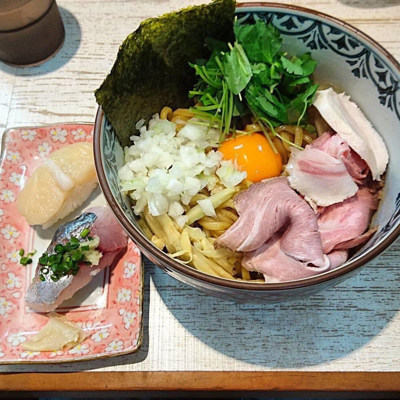 濃厚たまごのまぜそば(中華そば 四つ葉)