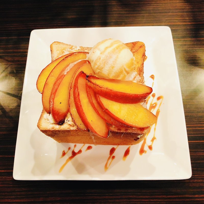 焼きりんごのキャラメルトースト(ホテル ブエナビスタ （Hotel Buena Vista）)