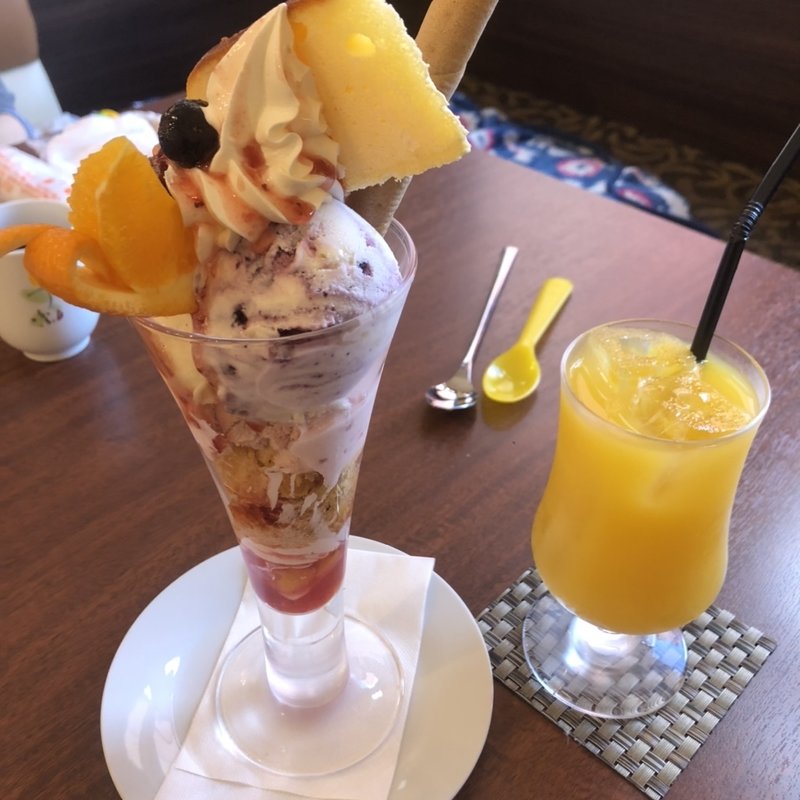 (カフェレストラン うふふ 長住店)