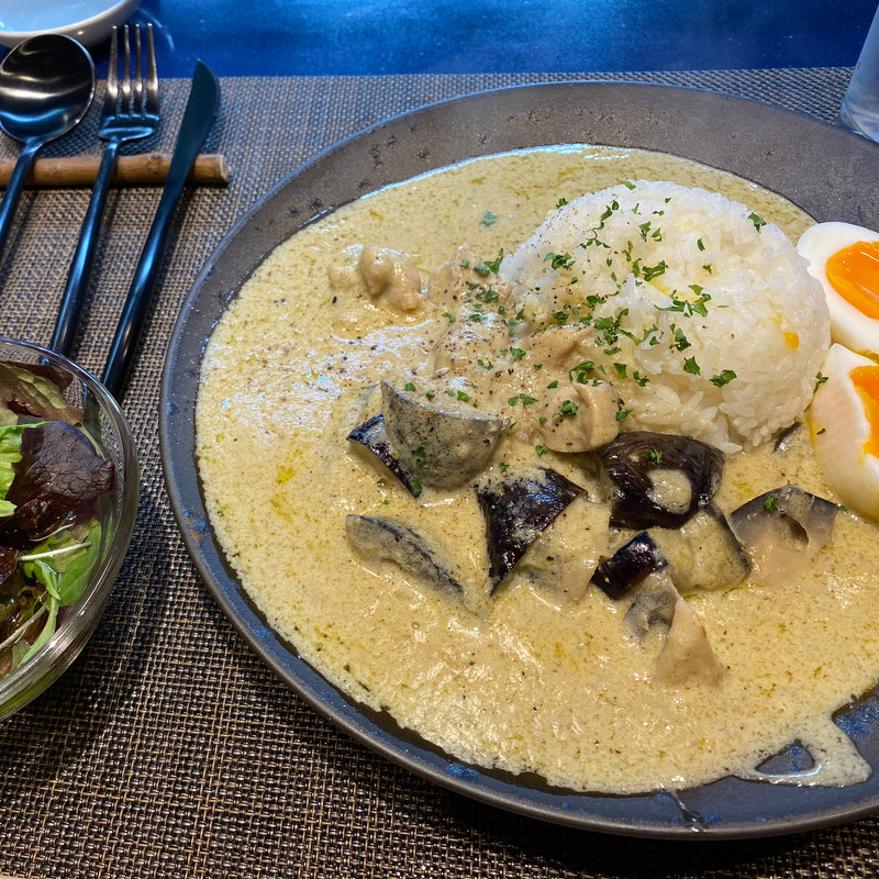 野菜たっぷりグリーンカレー(炭焼き×肉×ワイン KOBAYASHI )