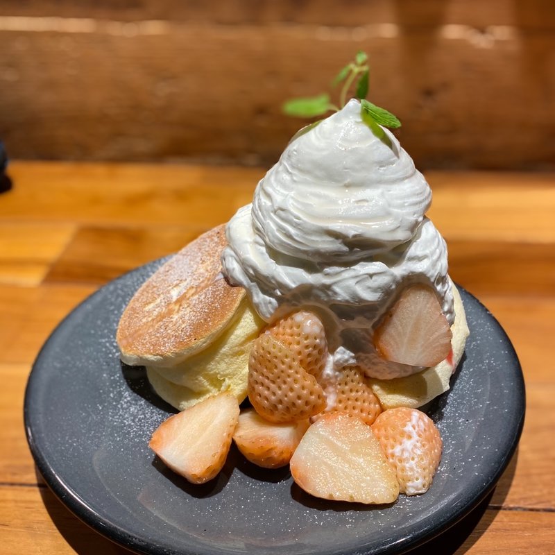 白いちごのパンケーキ(ヨコハマドラセブン)