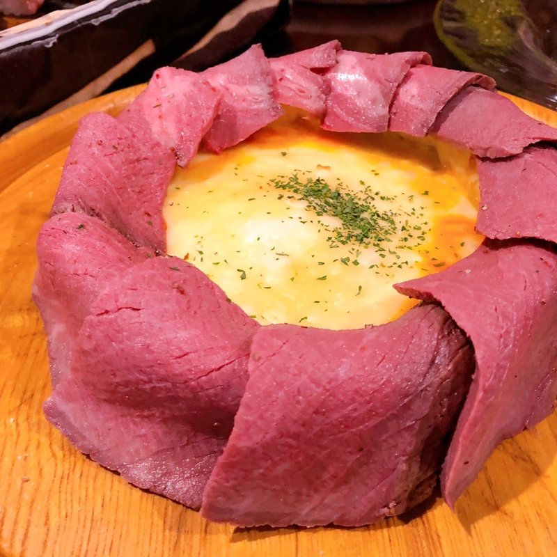 肉シカゴピザ(肉ろばた carne 梅田お初天神店)