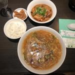 酸辣湯麺(廣東料理民生 ヒルトンプラザ ウエスト店)