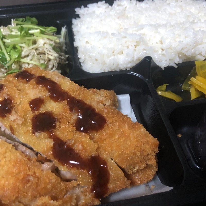 豚カツ弁当 上(とんかつ・辛麺 豚のココロ)