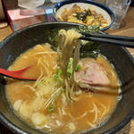 軟骨ラーメン(麺部 しば盛)