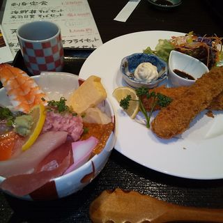 海鮮丼と海老フライ(雷神)