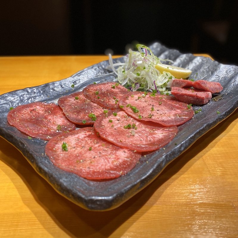 牛タン食べ比べ(塩タン、上塩タン、厚切りタン)(七輪焼肉 縁)