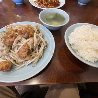 ランチ とりの唐揚ともやし炒め (ごはん+スープ+杏仁豆腐付き)(清華園)