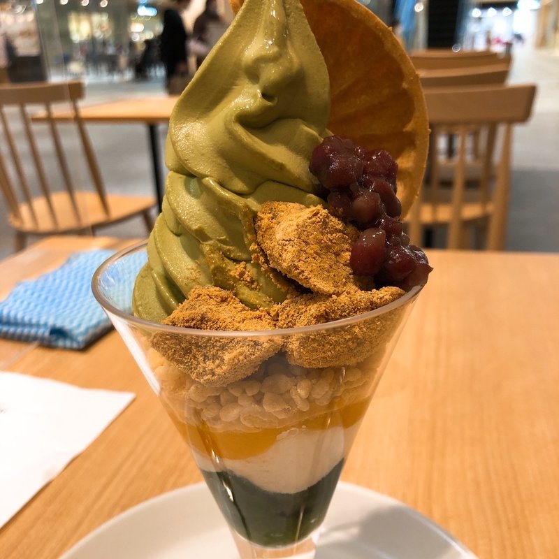 黒糖わらび抹茶パフェ(伊右衛門カフェららぽーと愛知東郷店)