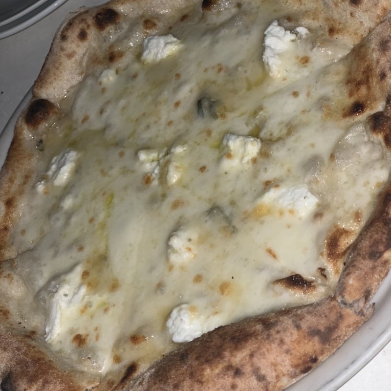 クワトロフォルマッジ(青いナポリ)