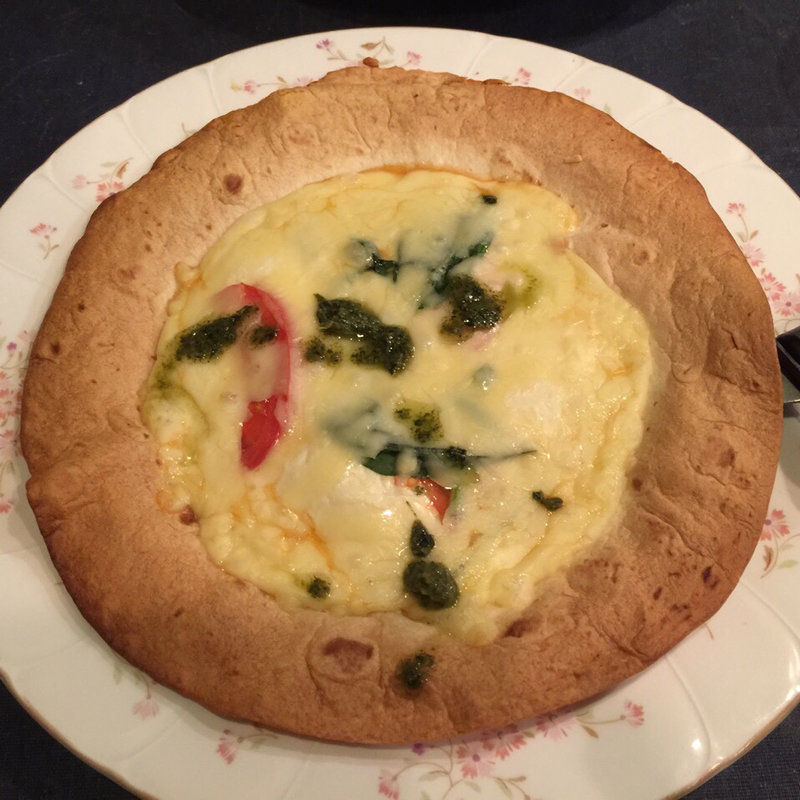 生ハムとルッコラのピッツァ(もと街びより)