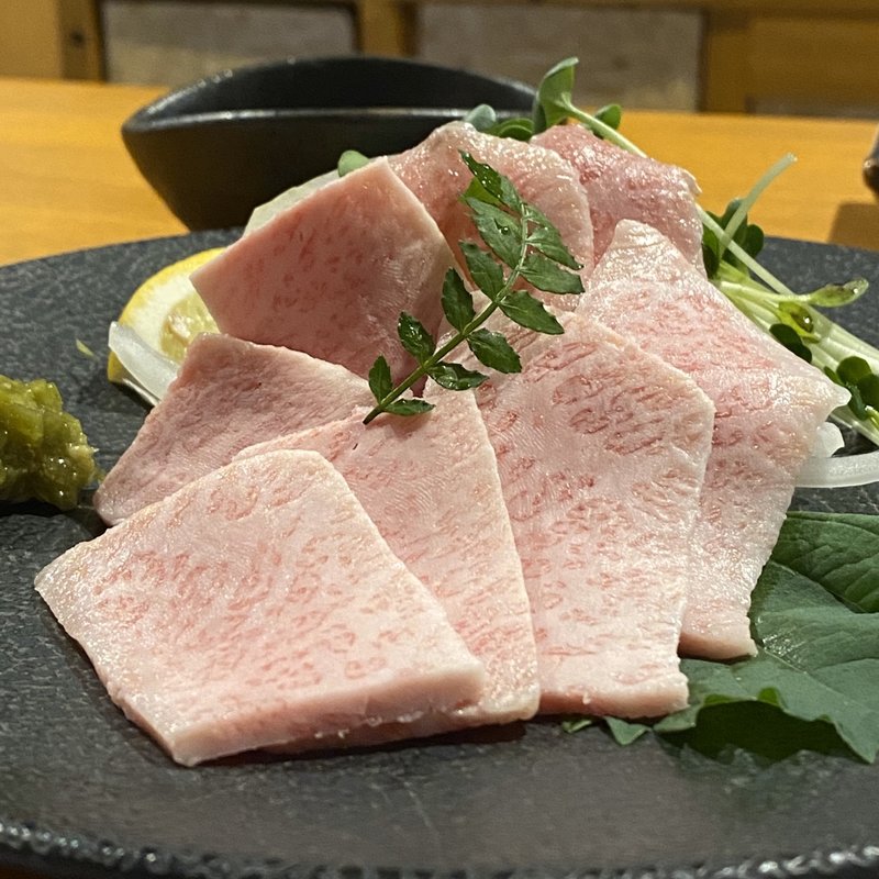 特上飛騨牛ロースのお刺身(飛騨牛 牛串屋 じゅじゅ)