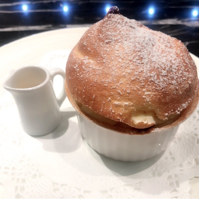 スフレ オ ポティロン(Toshi Yoroizuka Mid Town (トシ ヨロイヅカ ミッドタウン))