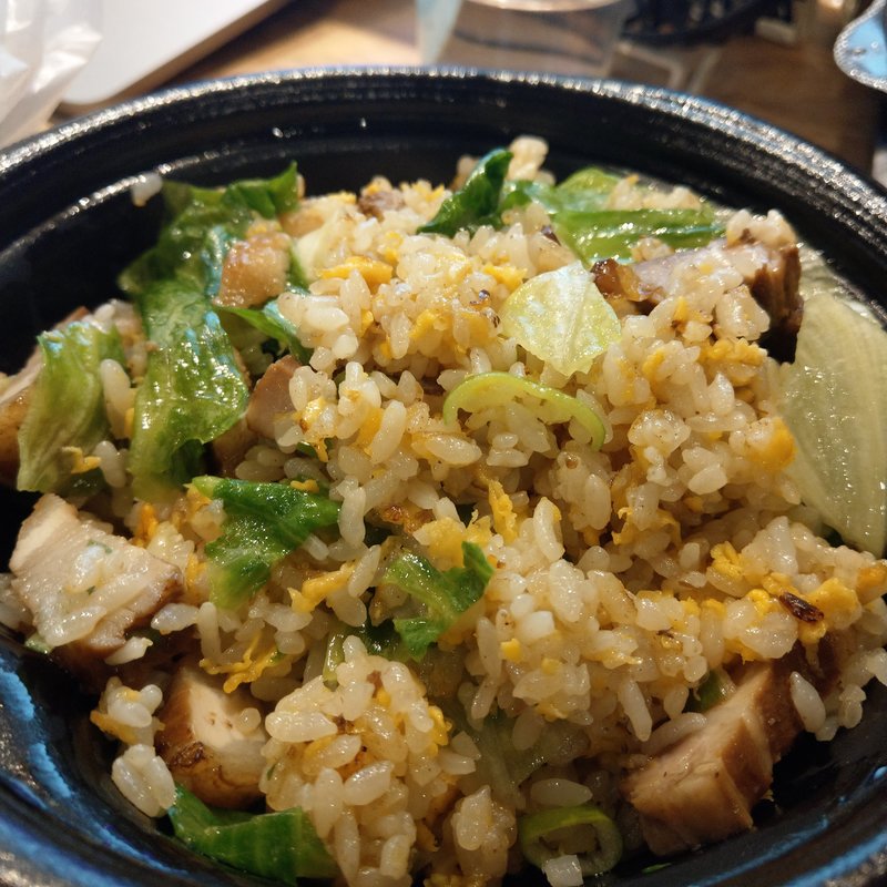 角煮入りレタス炒飯(嘉徳園 (かとくえん)神田本店)