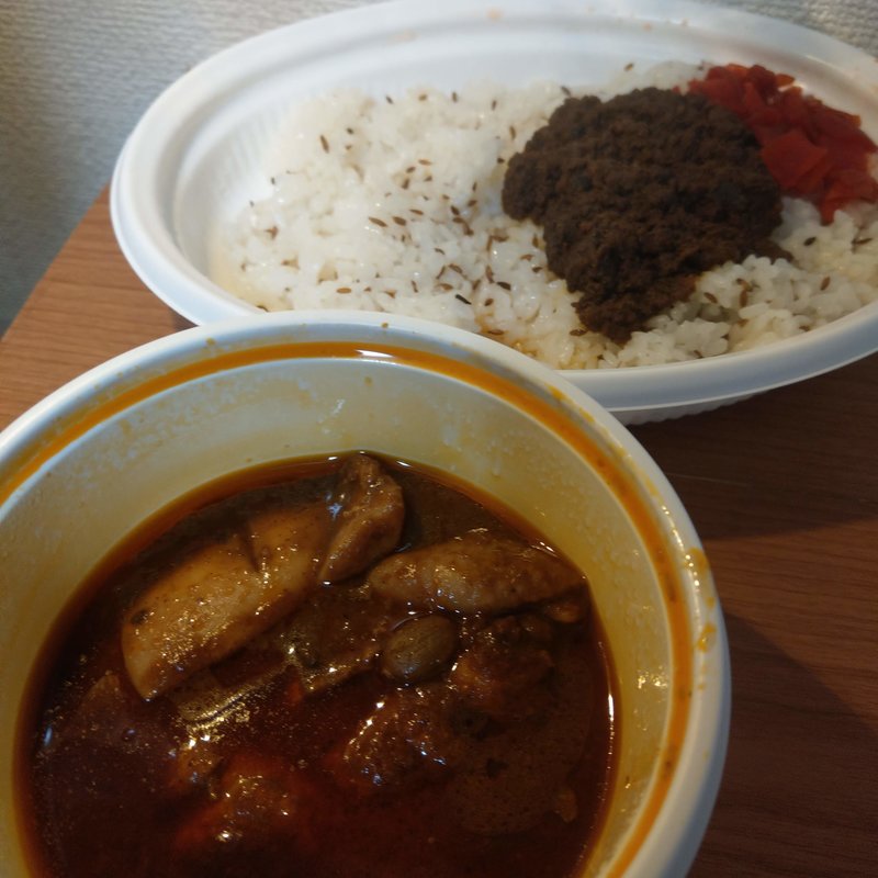 温泉卵トッピング　あいがけWカレー(一条もんこ先生のカレー診療所 門前仲町院)