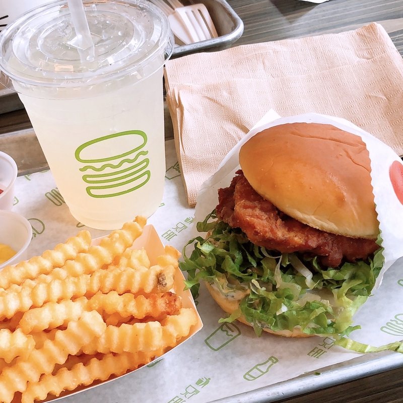 (シェイクシャック阪神梅田本店)