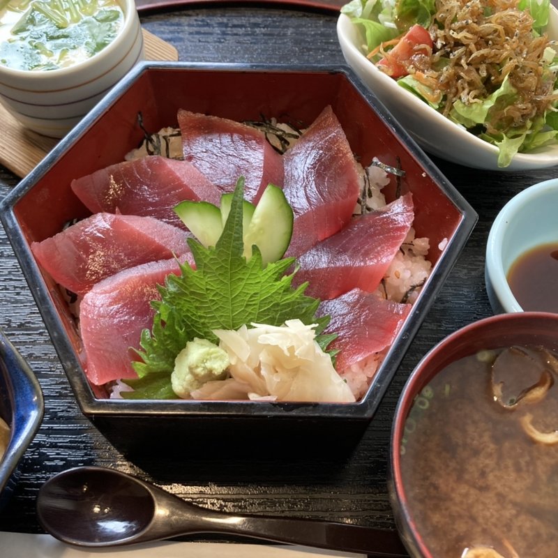 鉄火丼(旬彩料理 吉粋)