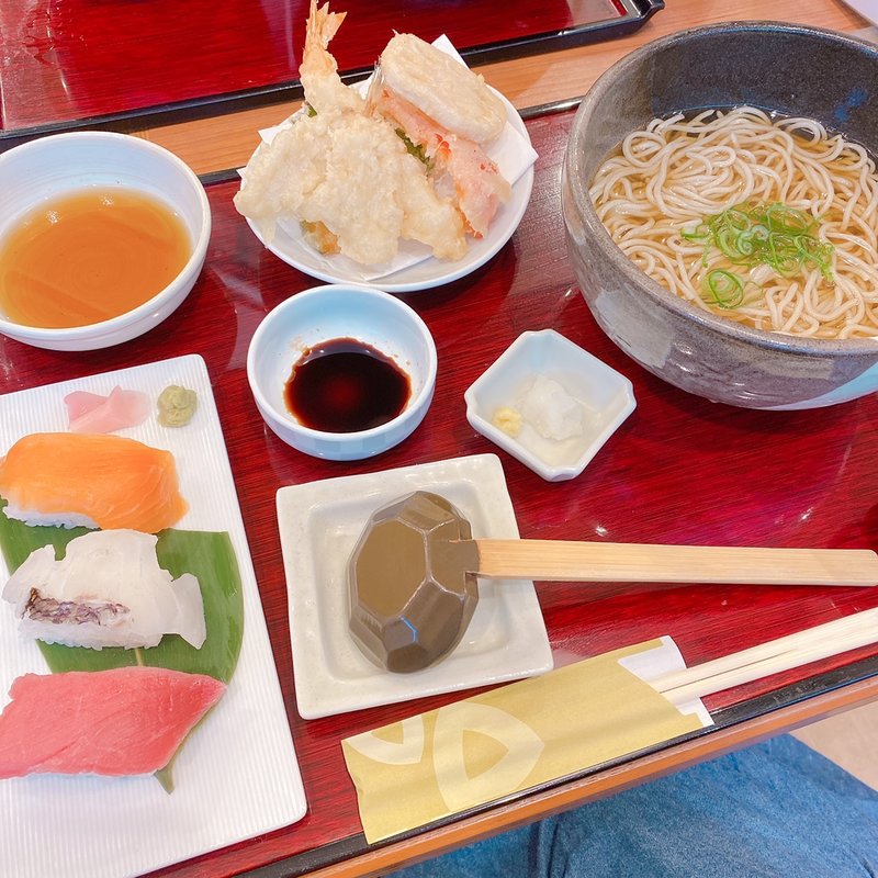 寿司と天ぷらセット　（寿司3貫）(家族亭 西神中央店)