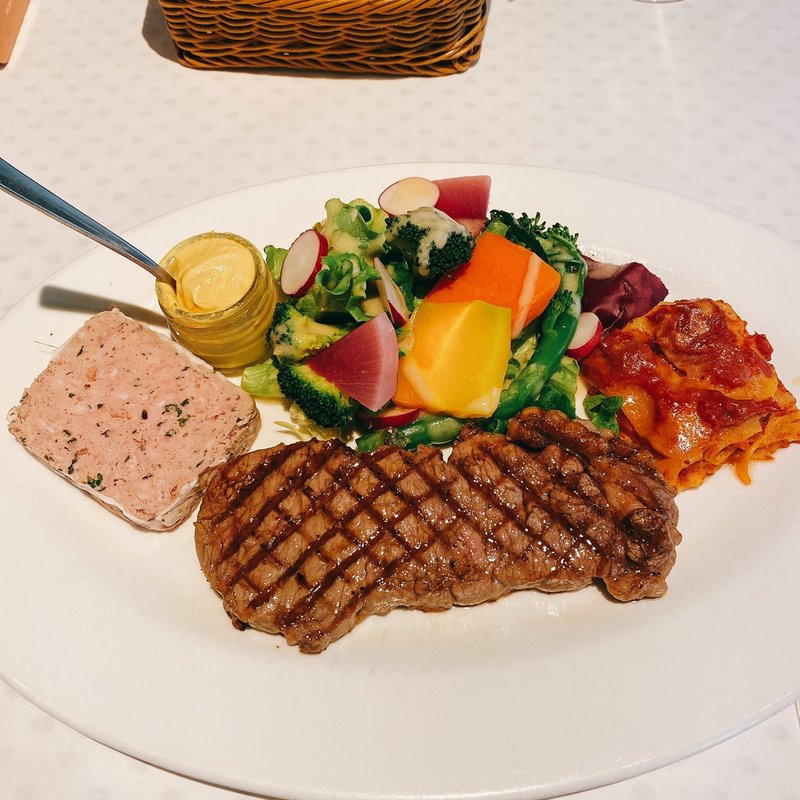 ステーキ(パタティパタタ)