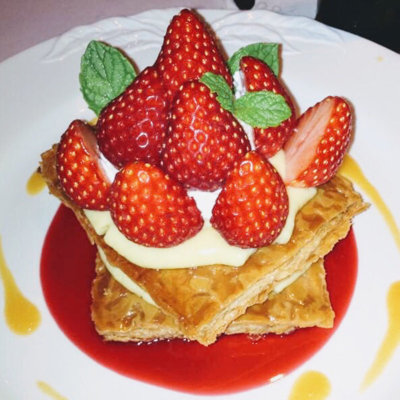 ストロベリーミルフィーユ(銀座ぶどうの木)