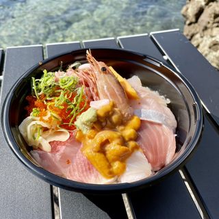 伊豆の海鮮丼(開国厨房なみなみ )
