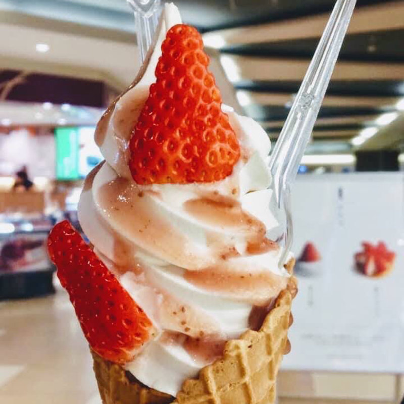 銀龍苺ソフトクリーム(十勝 銀龍苺 代官山店)