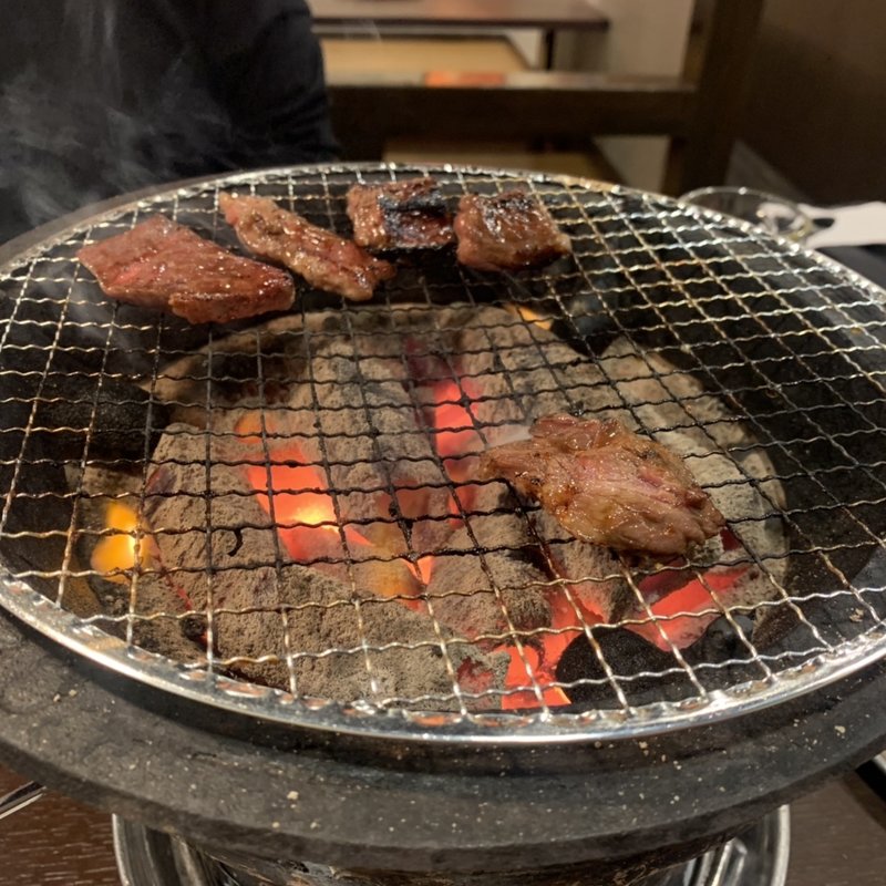 (肉焼屋)
