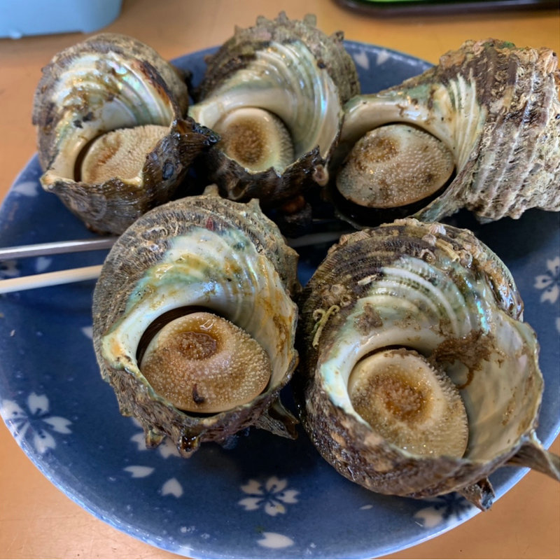 サザエのつぼ焼き(波戸岬サザエのつぼ焼き売店 （はとみさきさざえのつぼやきばいてん）)