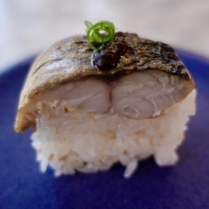 焼鯖棒寿司(回転寿司 魚どんや （さかなどんや）)