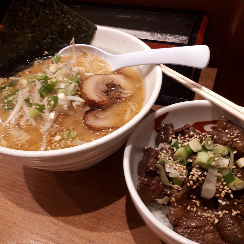 日替わり定食　みそラーメンと焼き肉丼(帆のる　エクスプレス大塚店)