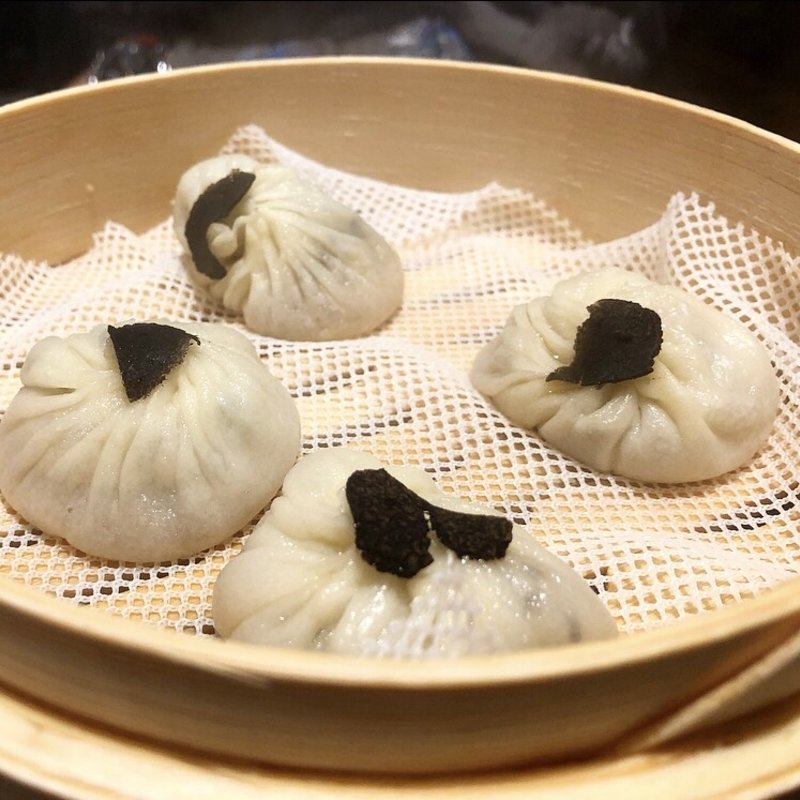 トリュフ小籠包(小籠包 包伸一)
