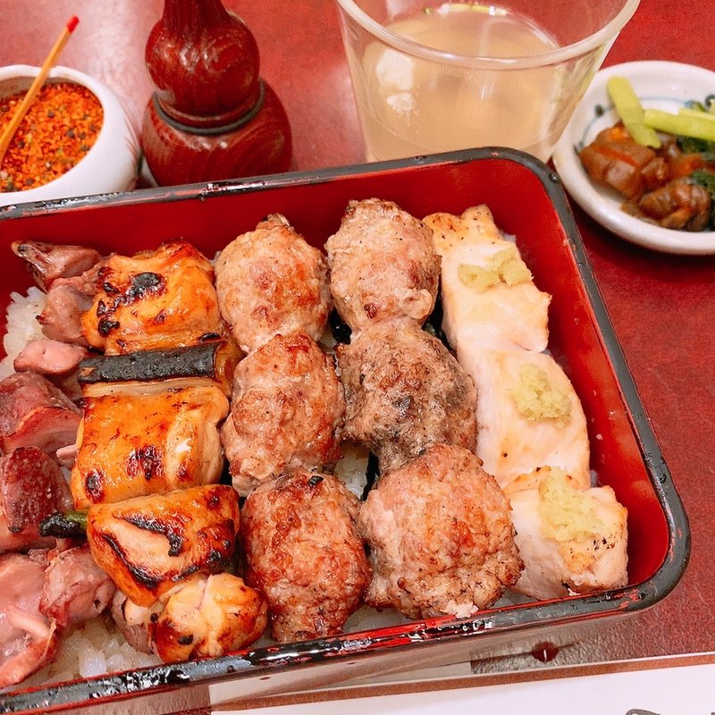 焼鳥重2本増(京橋伊勢廣 帝劇店)