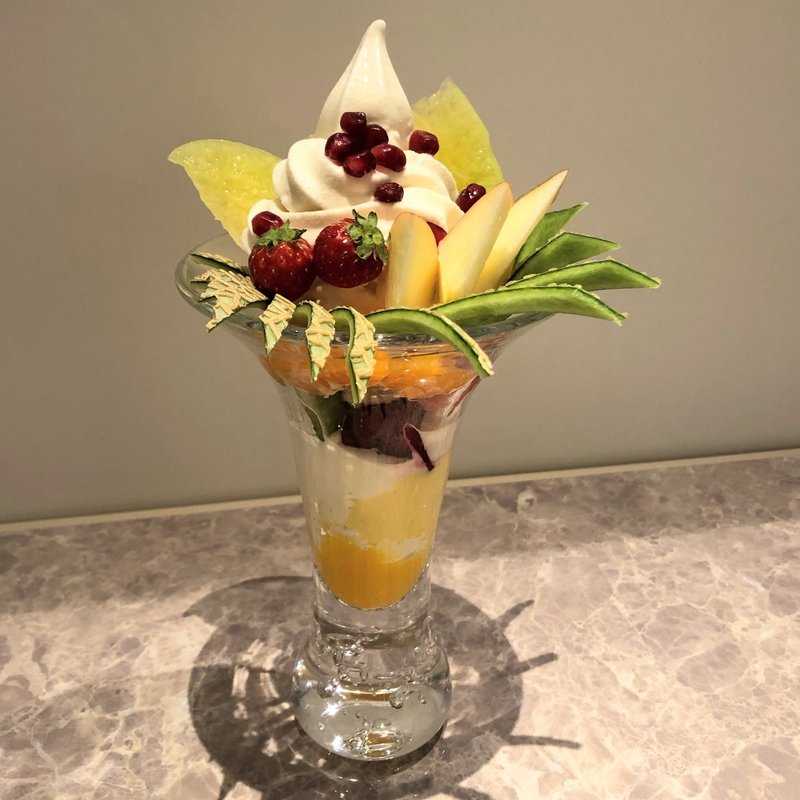 季節のフルーツパフェ(パンケーキ cafe VAVA 日本橋)
