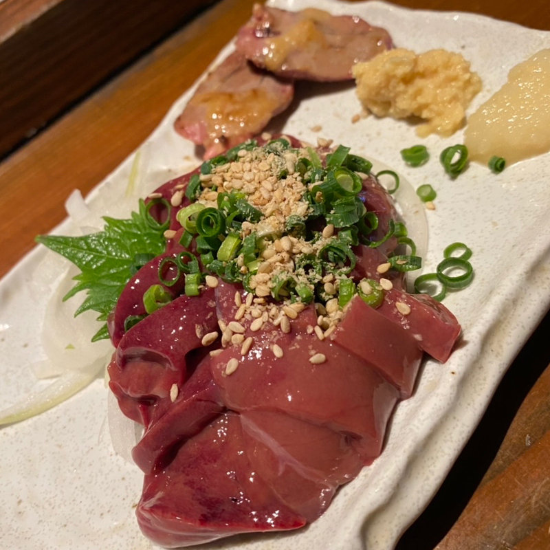 地鶏のレバー刺(スズメバチ)