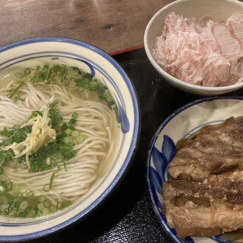 木灰そば 軟骨ソーキ(木灰そば 太陽人)