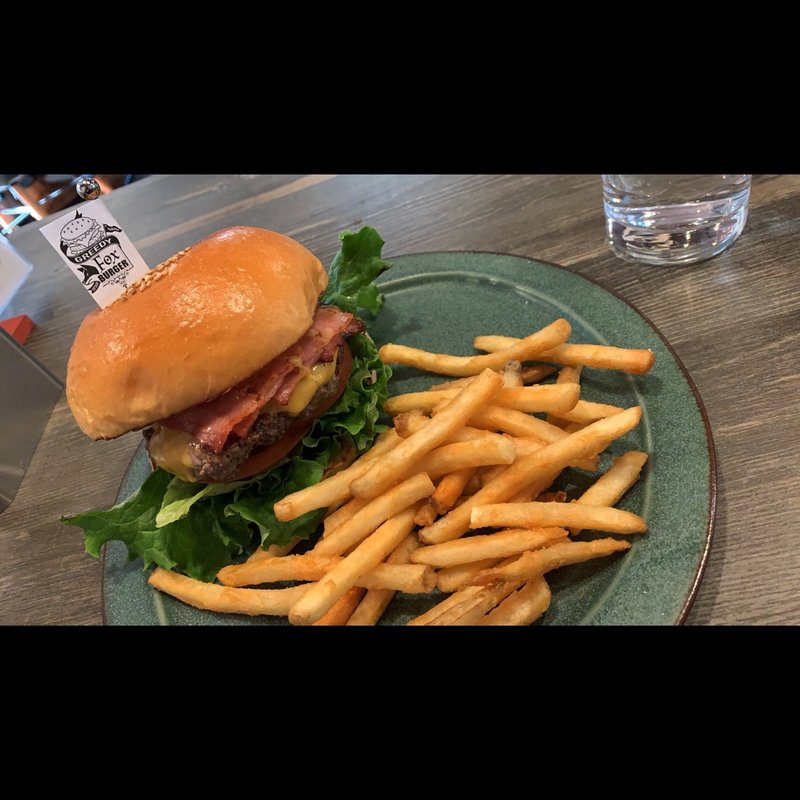 (GREEDY FOX BURGER)