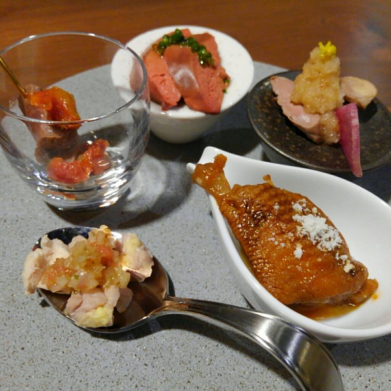 極コース 肴 大摩桜五種部位のコンポジション(さつま極鶏専門店 だいまおう)