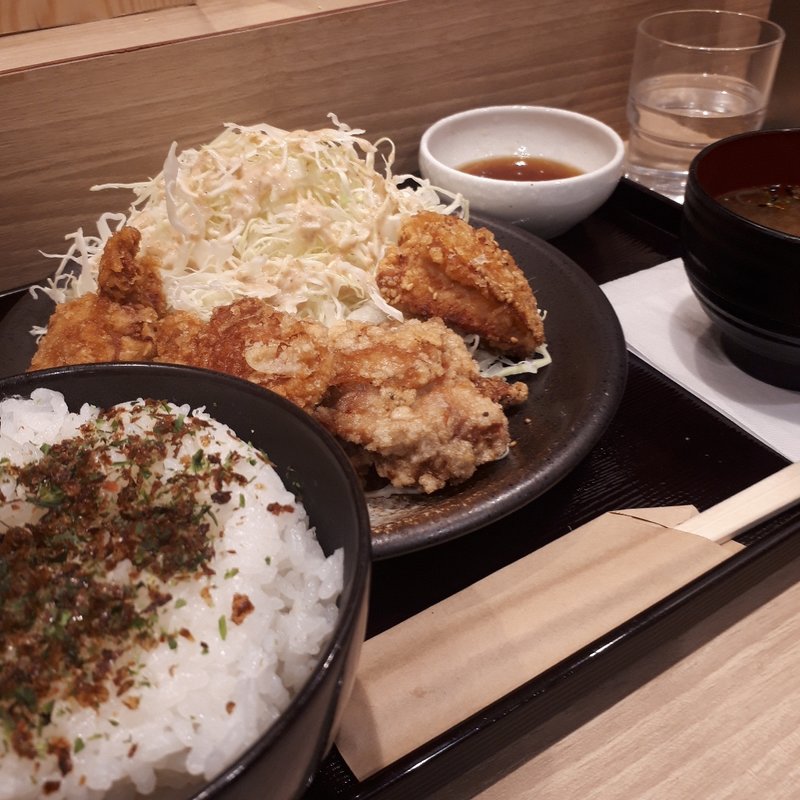 唐揚げ定食　三種も(鶏千)