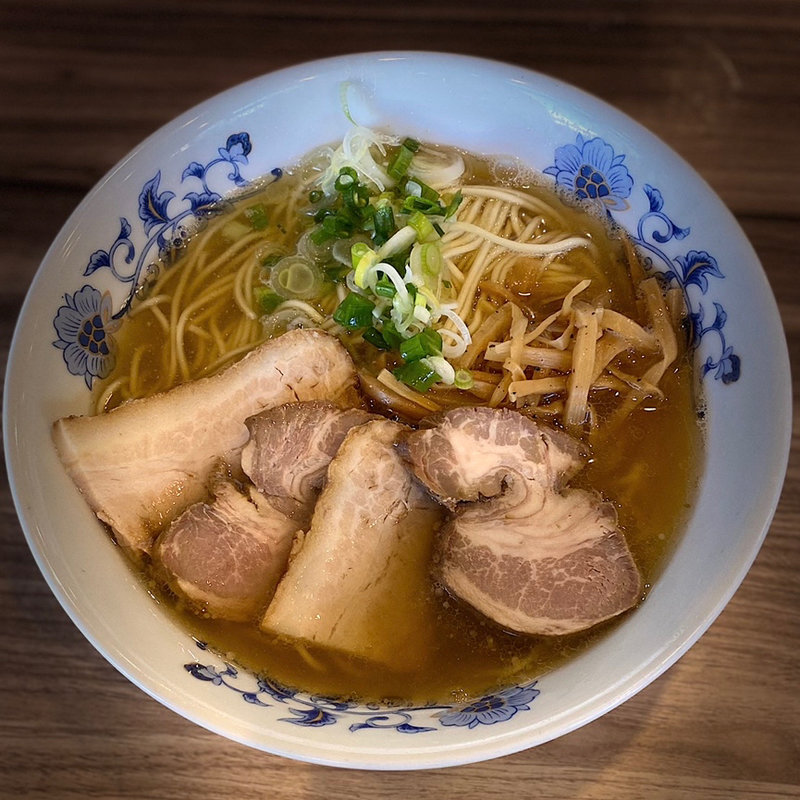 限定 塩煮干しラーメン 肉増し(煮豚 焼豚)(くじら食堂 )