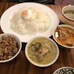 3種類のカレー　ご飯大盛(タイ ラック タイ )
