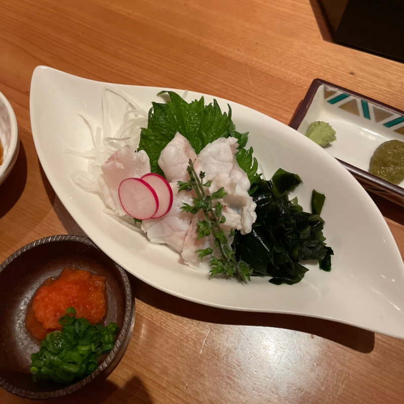 河豚皮湯引き(銀座・和ダイニングはなび)