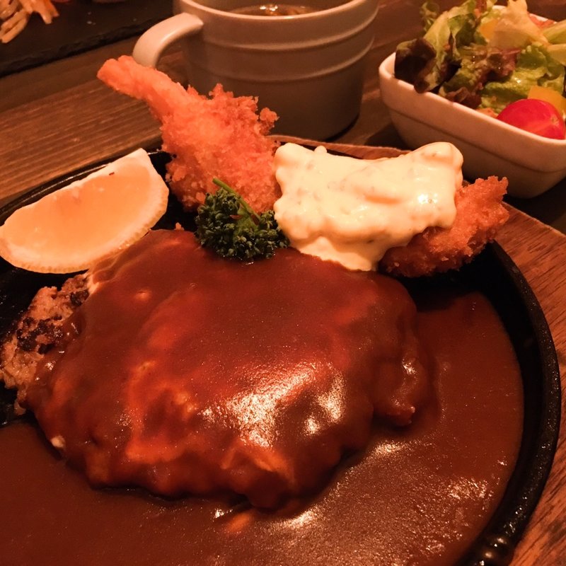 日替りハンバーグ(エビフライトッピング)(お肉と私の酒場HASEGAWA)