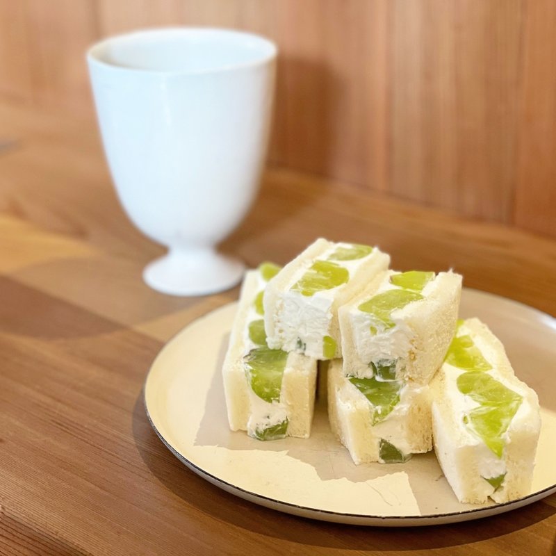 季節のフルーツサンド(チーロバ)