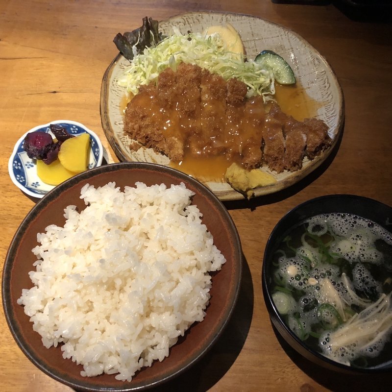 ロースカツ定食(輪ごん)