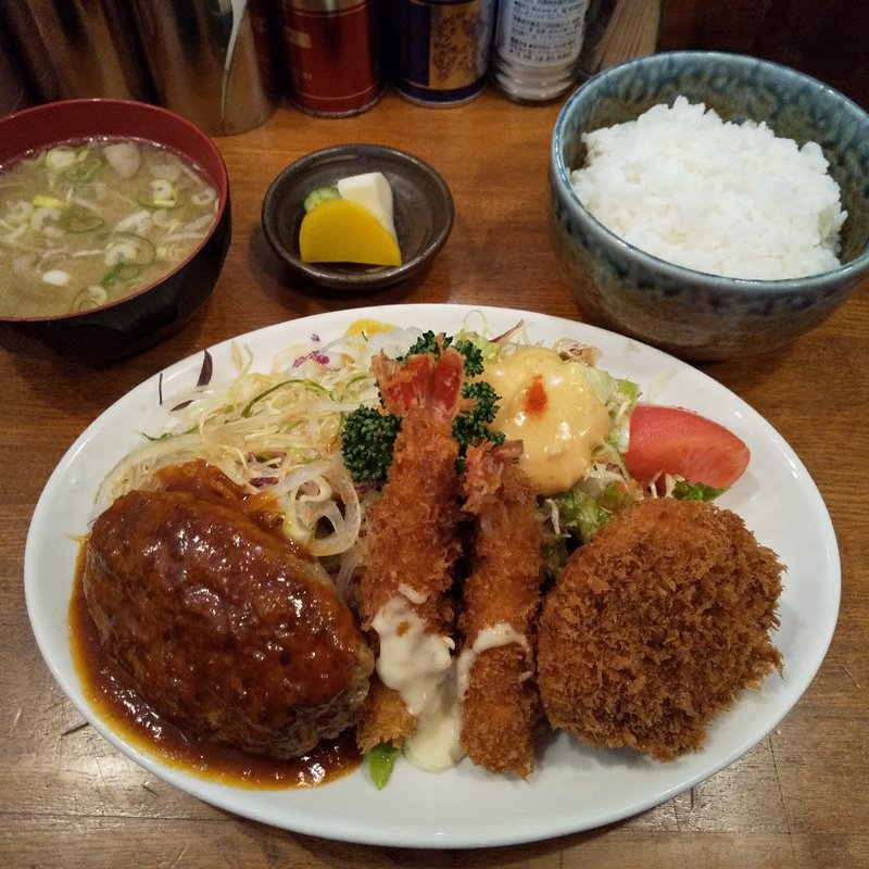 牛ぎゅうハンバーグ・エビフライ2本・日替わりコロッケ(さんきち)