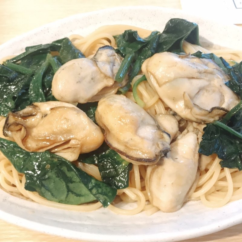 カキとほうれん草の特製バターしょう油風味(スパゲティ心)