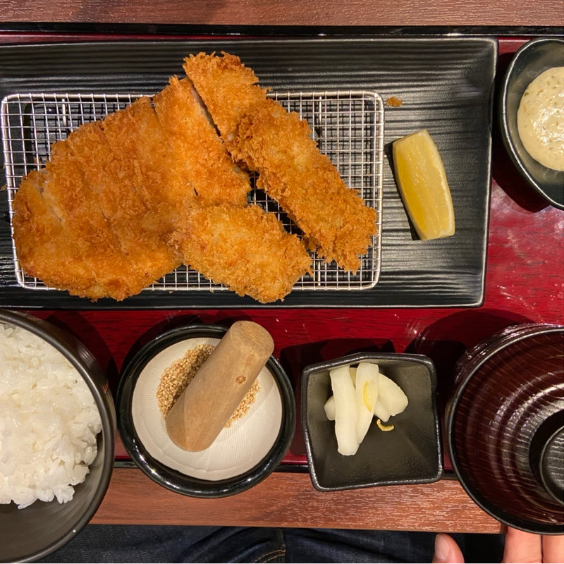 ロースカツ牡蠣御膳(かつ彩 （かつあや）)