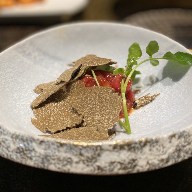 トリュフ香るユッケ寿司(焼肉徳川苑)