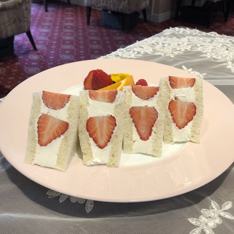 苺サンド(サロン・ド・モンシェール 本店～心斎橋～ )