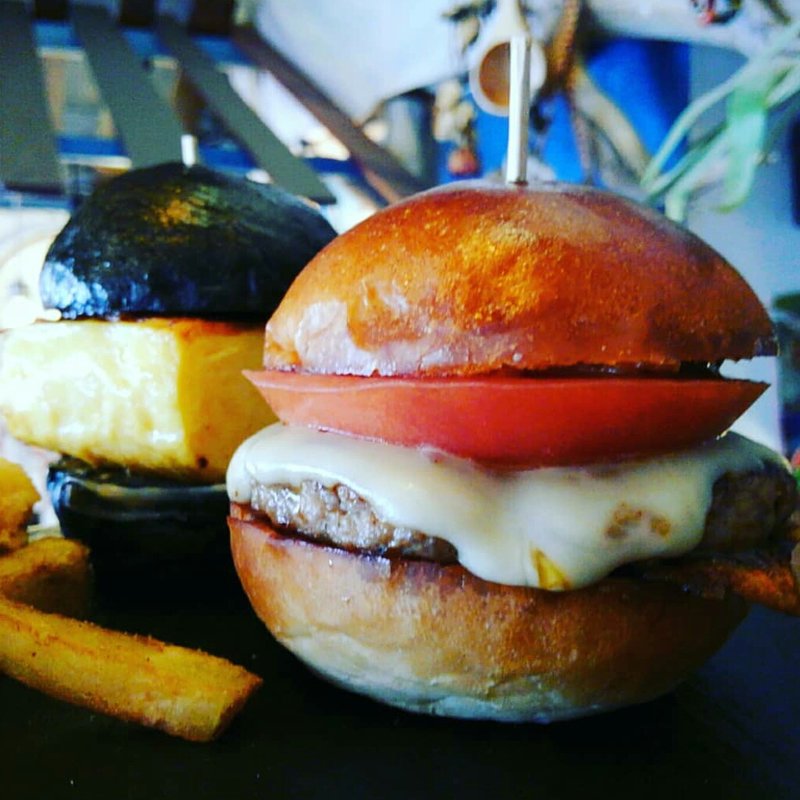 日替わりツインズ(ガクヤバーガー （GAKUYA BURGER）)